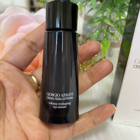 Giorgio Armani Crema Nera Extrema Volume Reshaping Eye Serum --15Ml/0.5oz - Picture 9 of 10